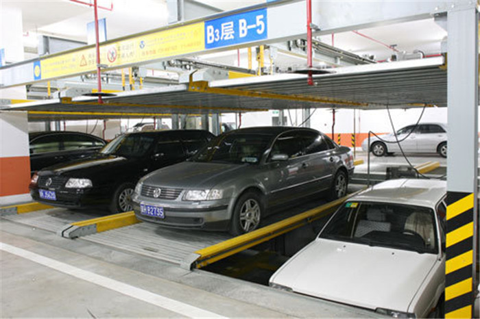 簡易升降地坑式車庫