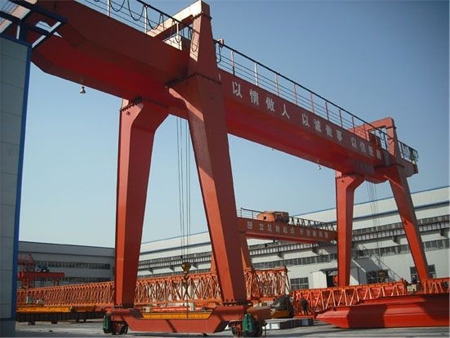 ME型雙梁吊鉤門(mén)式起重機(jī)