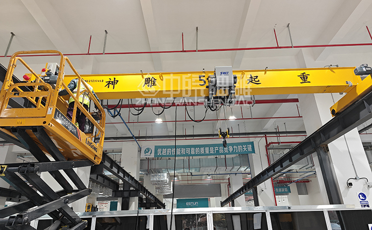 廠房里面行車吊5t神雕起重機(jī)